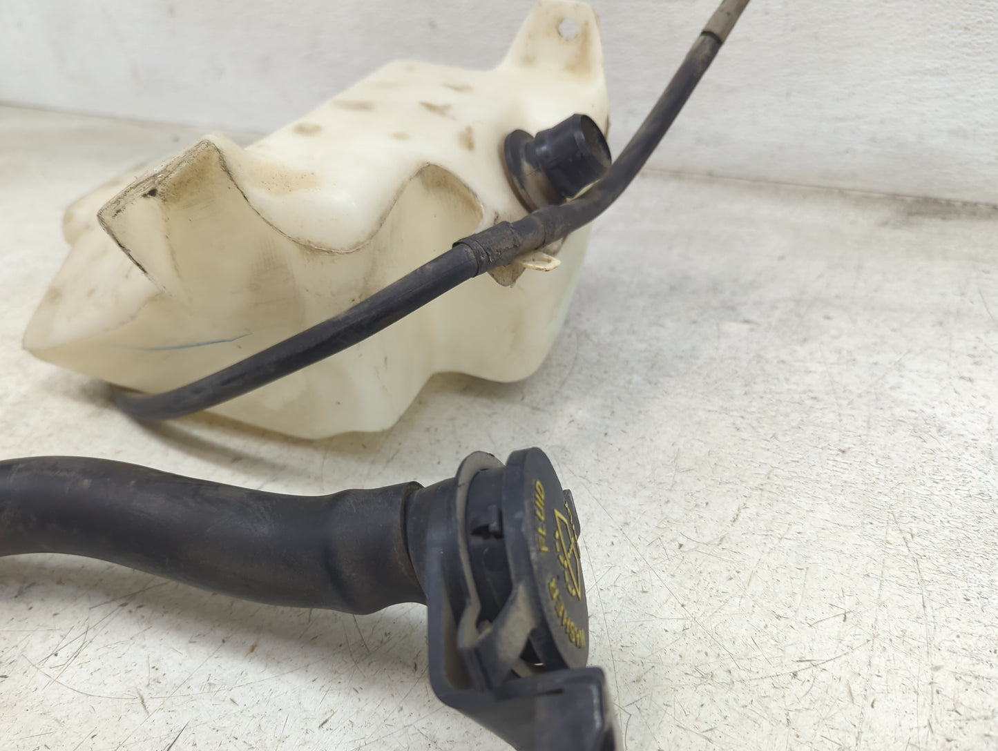 Ford Econoline Windshield Washer Fluid Reservoir Bottle - Oemusedautoparts1.com