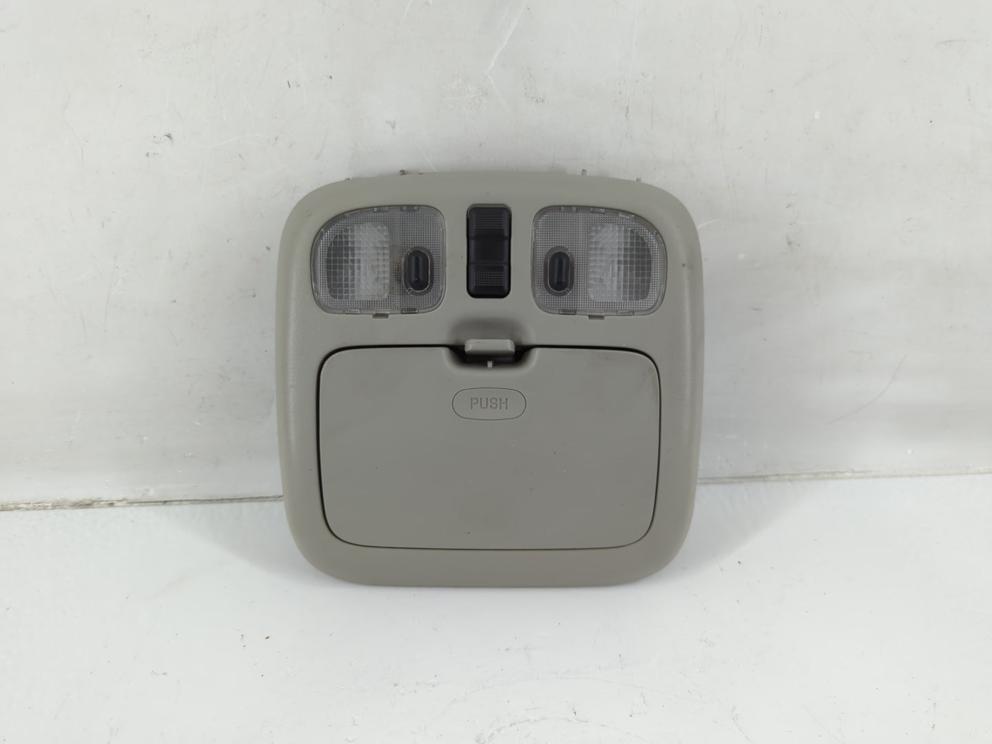 2004 Ford Escape Overhead Roof Console - Oemusedautoparts1.com