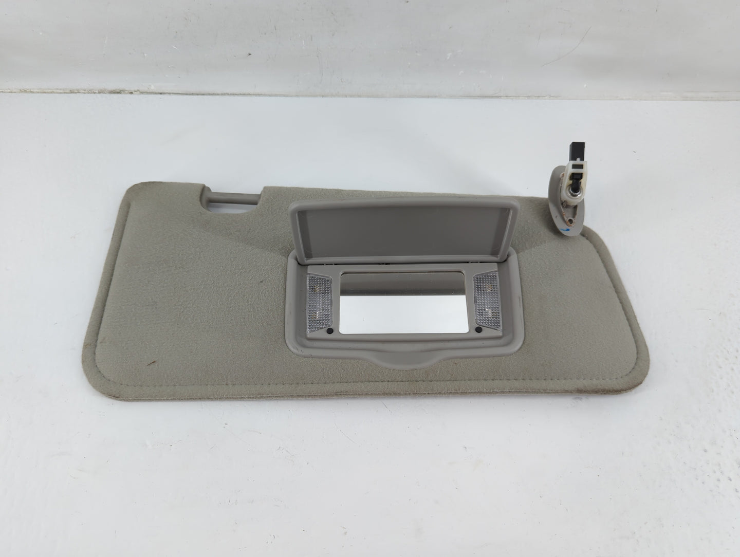 2003-2004 Ford Escape Sun Visor Shade Replacement Passenger Right Mirror Fits Fits 2003 2004 OEM Used Auto Parts - Oemusedau