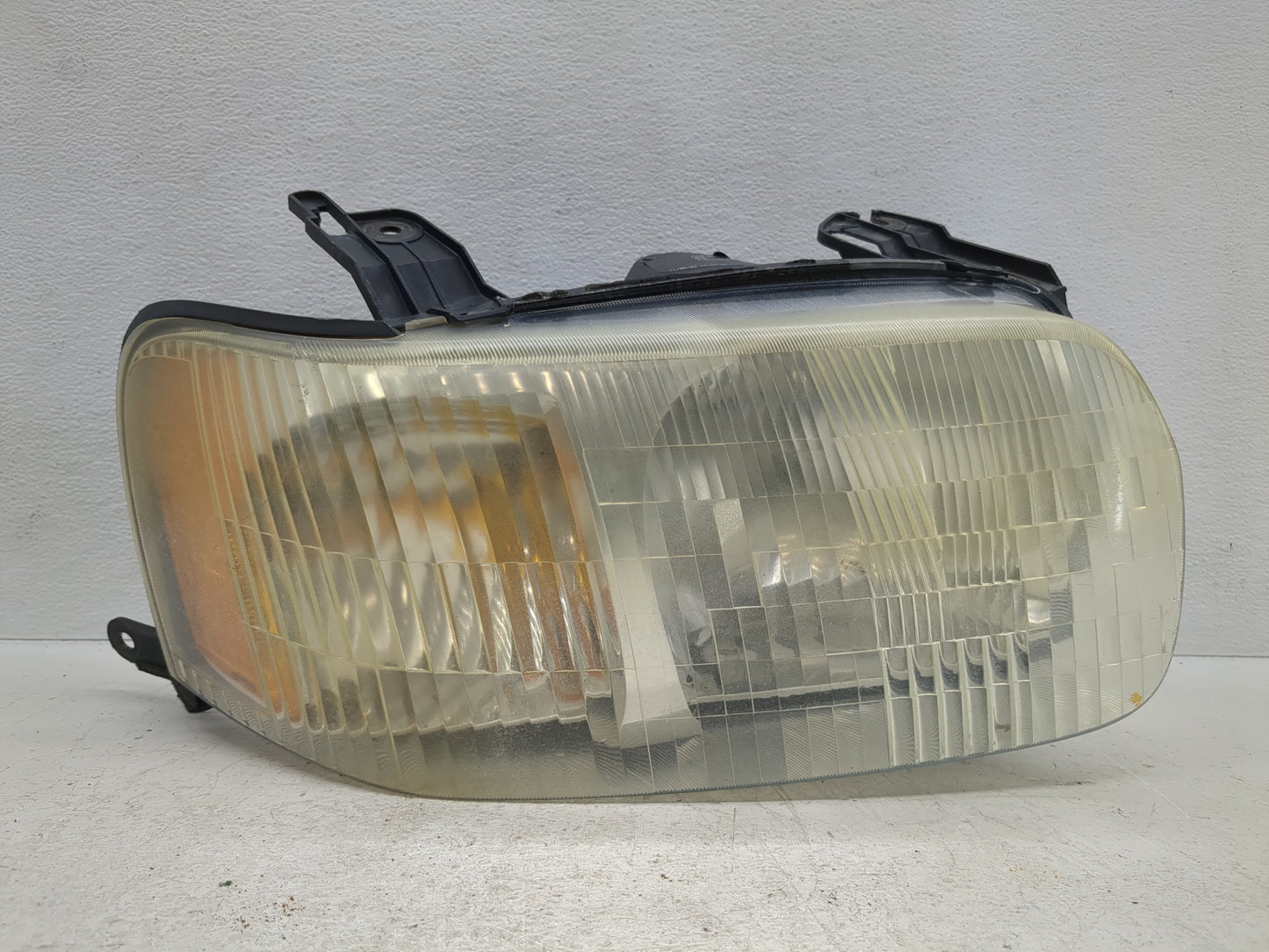 2001-2004 Ford Escape Passenger Right Oem Head Light Headlight Lamp - Oemusedautoparts1.com