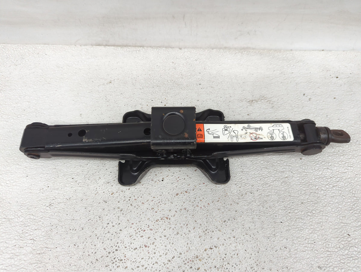 2004 Ford Escape Spare Scissor Car Jack 1415624 - Oemusedautoparts1.com