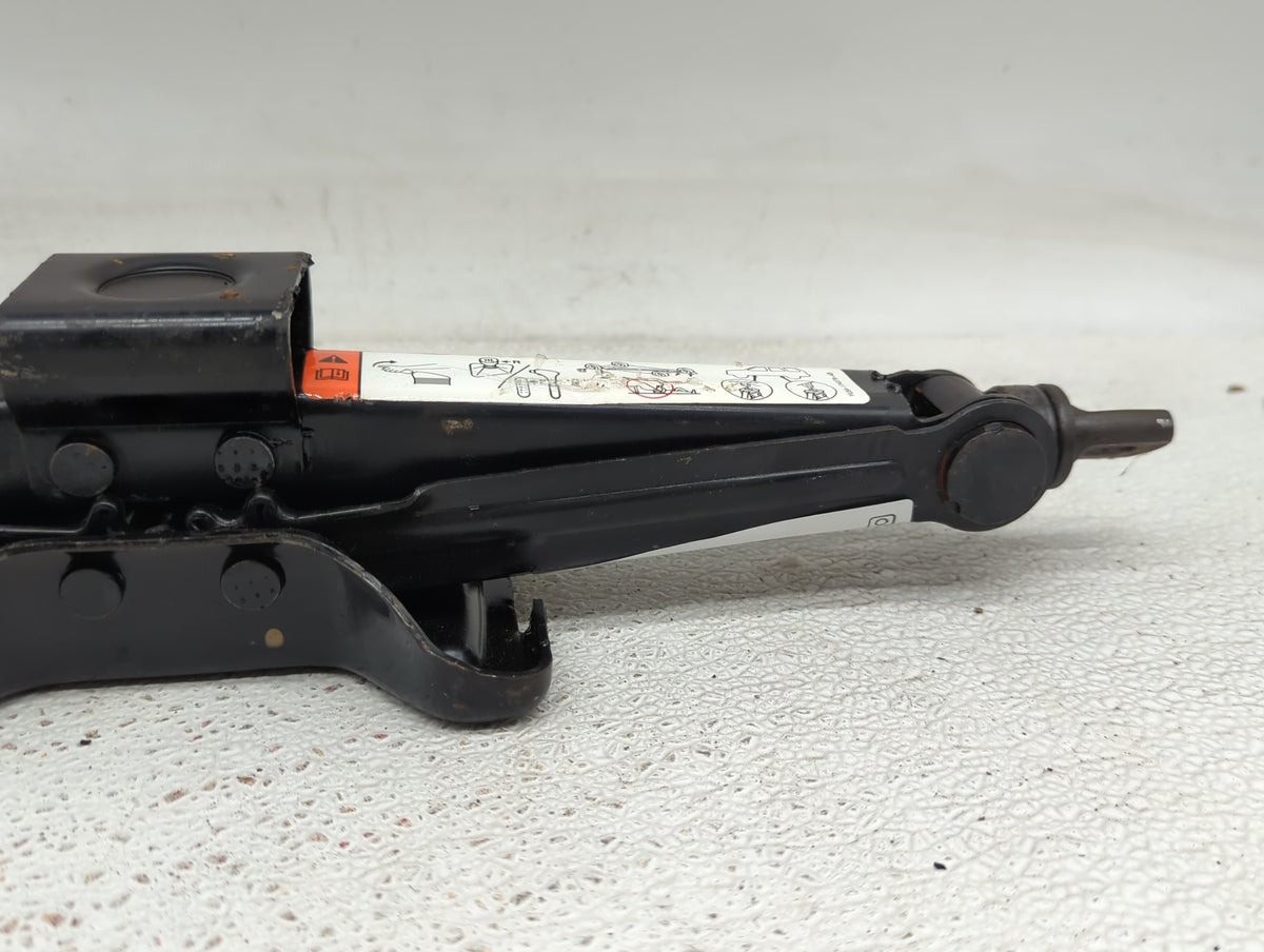 2004 Ford Escape Spare Scissor Car Jack 1415624 - Oemusedautoparts1.com
