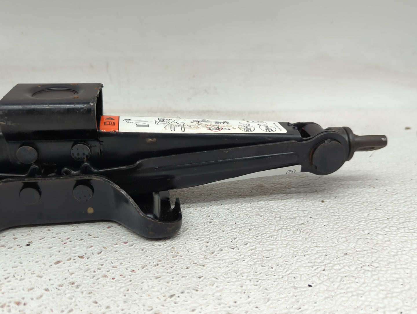 2004 Ford Escape Spare Scissor Car Jack - Oemusedautoparts1.com