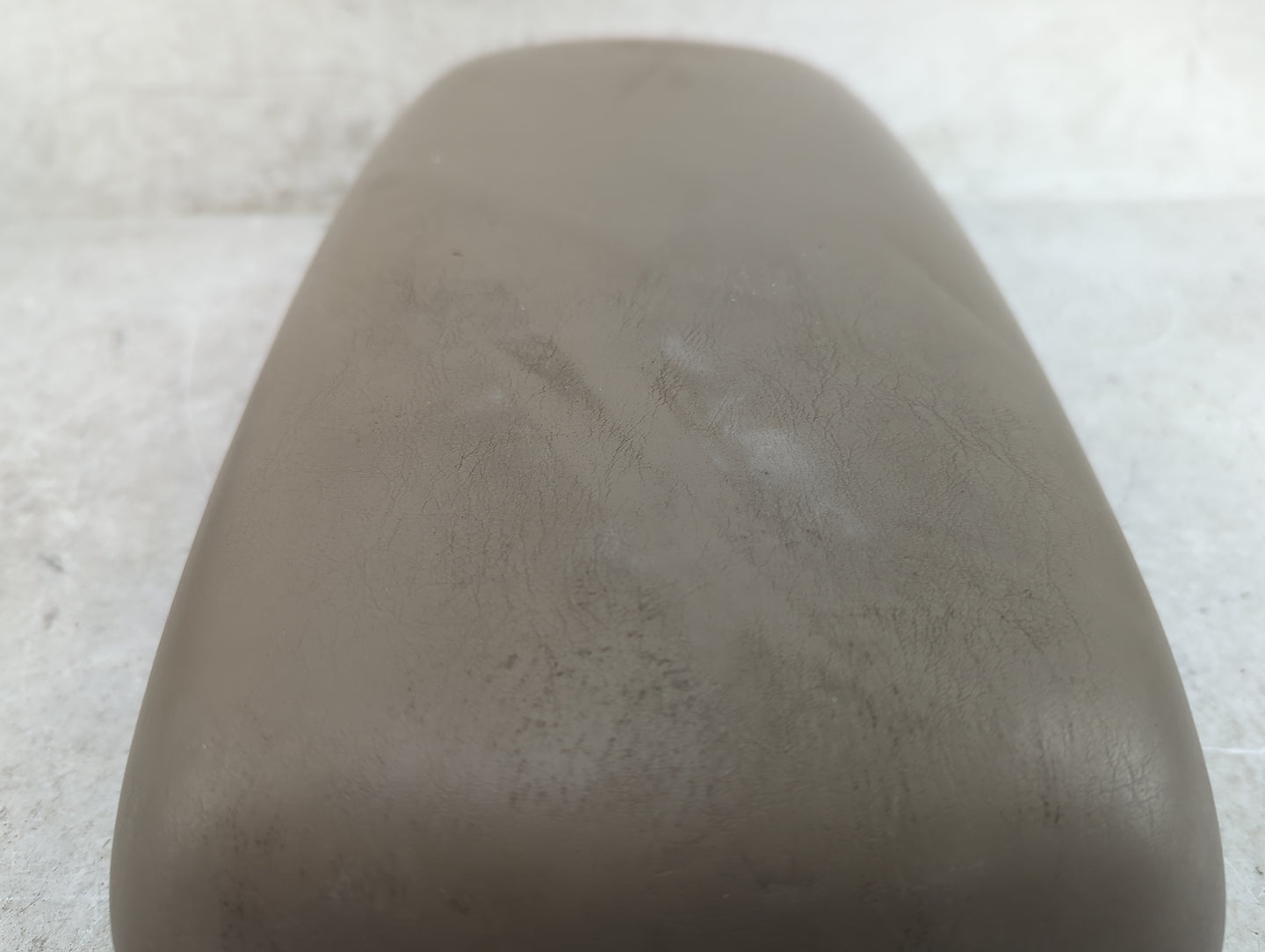 2004 Ford Escape Center Console Armrest Cover Lid Fits OEM Used Auto Parts - Oemusedautoparts1.com