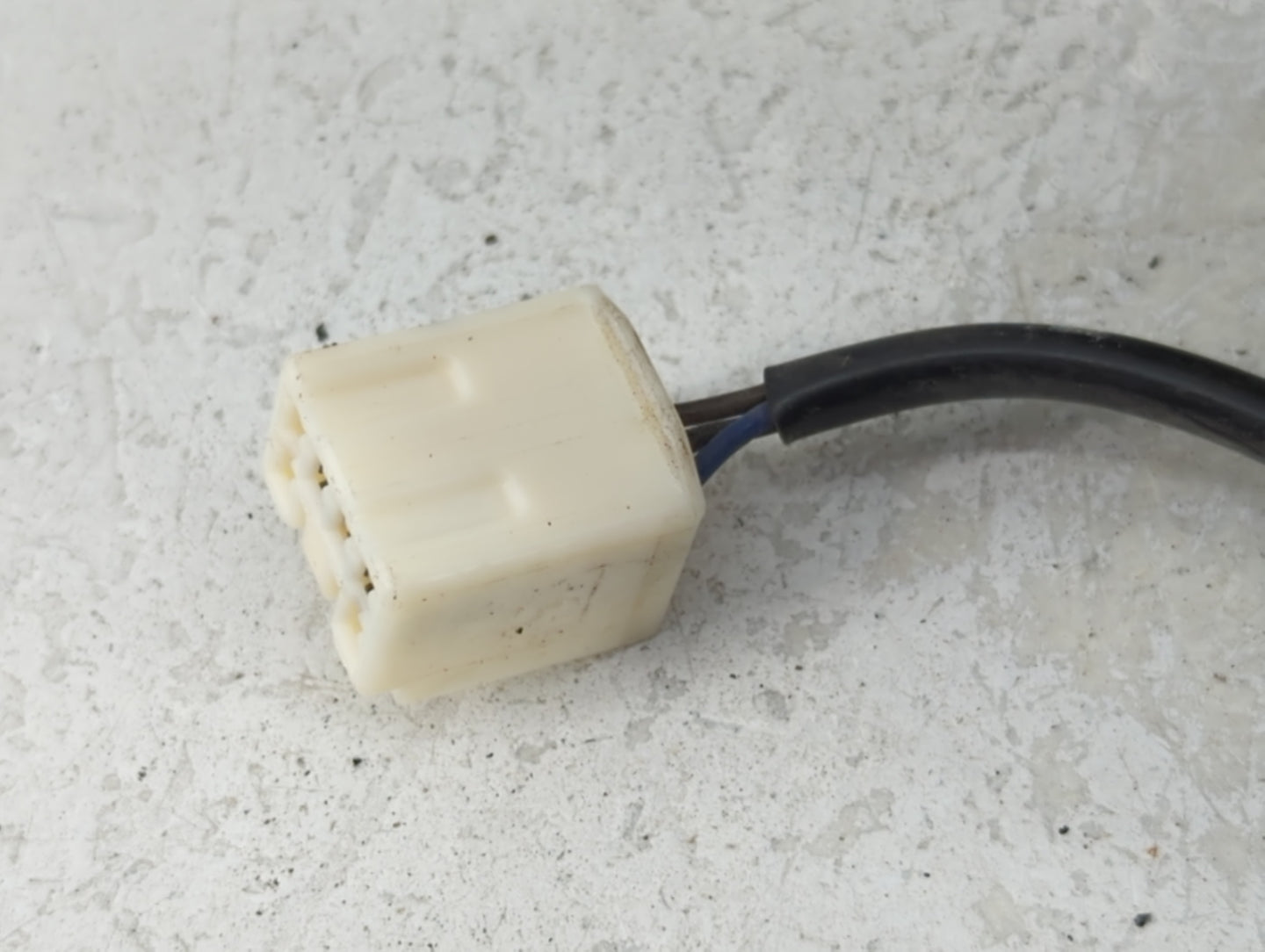2001-2007 Ford Escape Driver Side View Mirror - Left Door Mirror OEM Used - Oemusedautoparts1.com