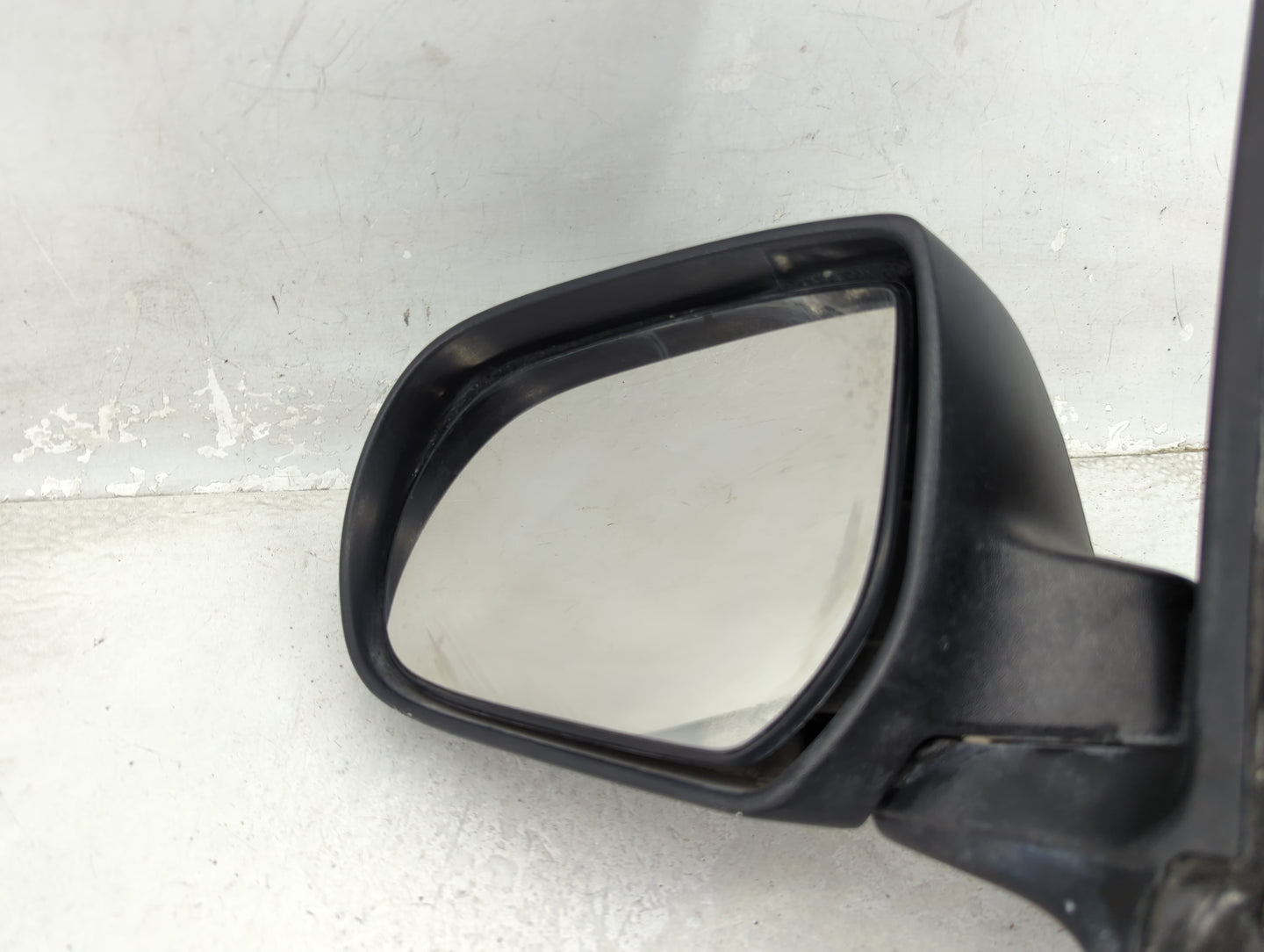 2001-2007 Ford Escape Driver Side View Mirror - Left Door Mirror OEM Used - Oemusedautoparts1.com