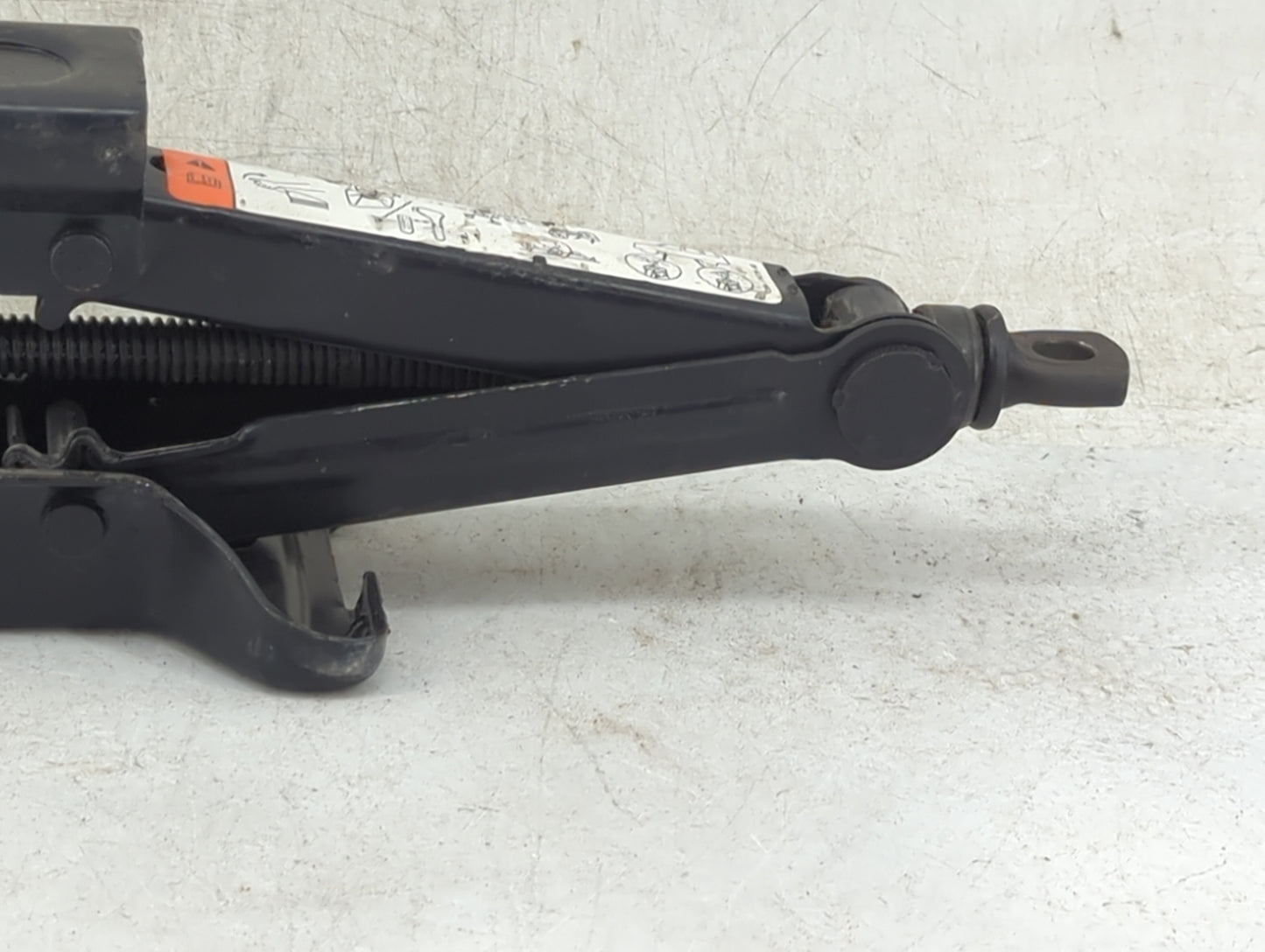 2004 Ford Escape Spare Scissor Car Jack 1460155 - Oemusedautoparts1.com