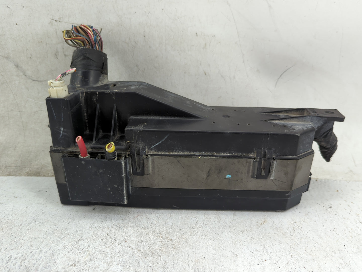 2001-2004 Ford Escape Fusebox Fuse Box Panel Relay Module Fits Fits 2001 2002 2003 2004 OEM Used Auto Parts - Oemusedautopar