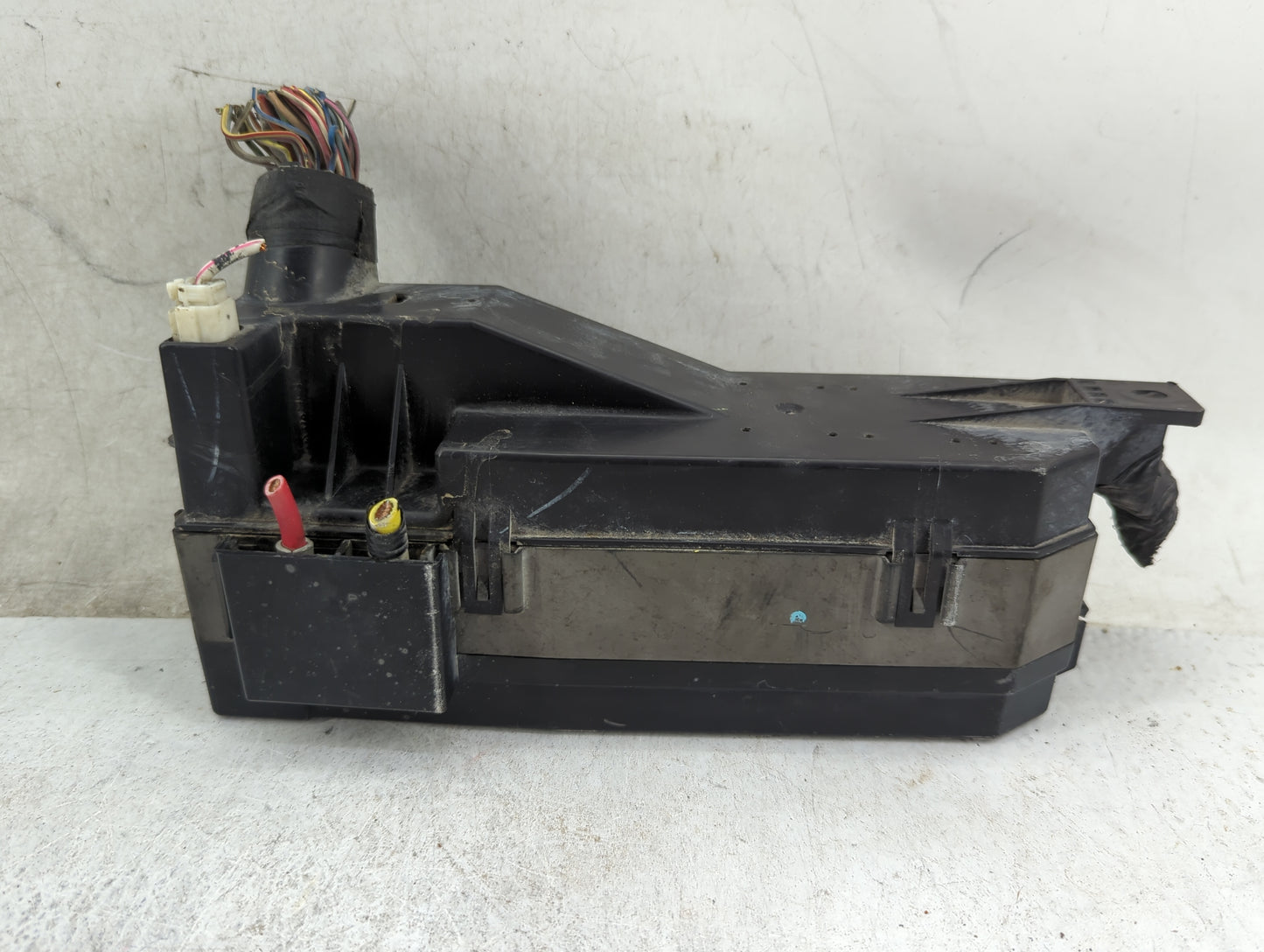 2001-2004 Ford Escape Fusebox Fuse Box Panel Relay Module Fits Fits 2001 2002 2003 2004 OEM Used Auto Parts - Oemusedautopar
