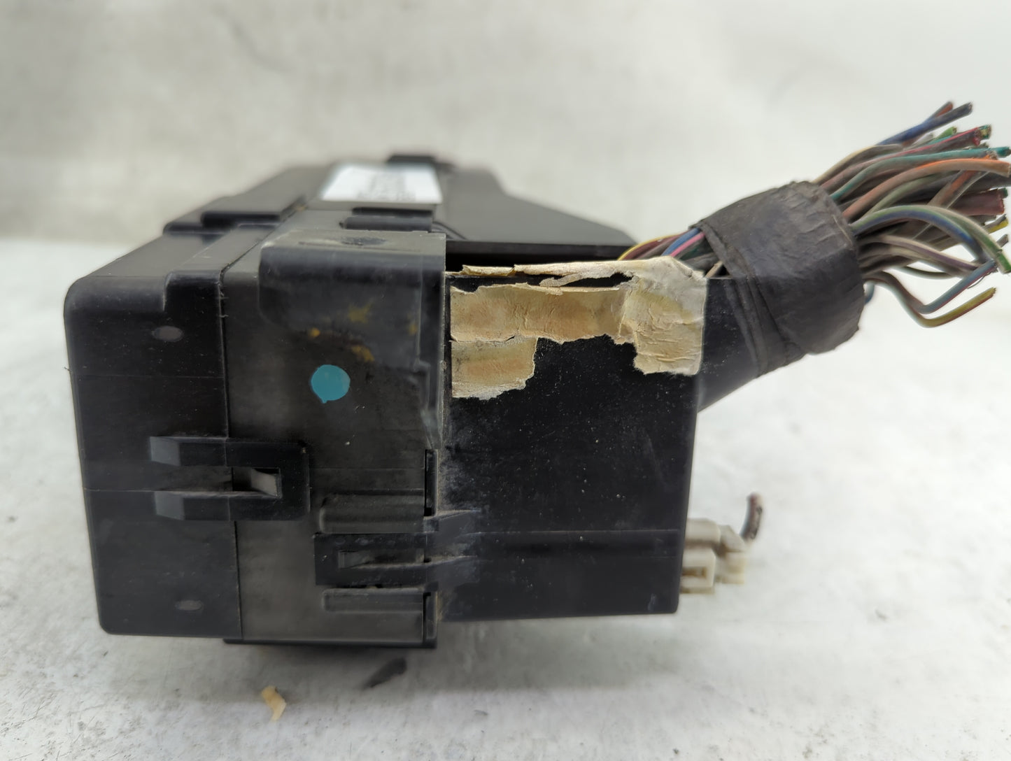 2001-2004 Ford Escape Fusebox Fuse Box Panel Relay Module Fits Fits 2001 2002 2003 2004 OEM Used Auto Parts - Oemusedautopar