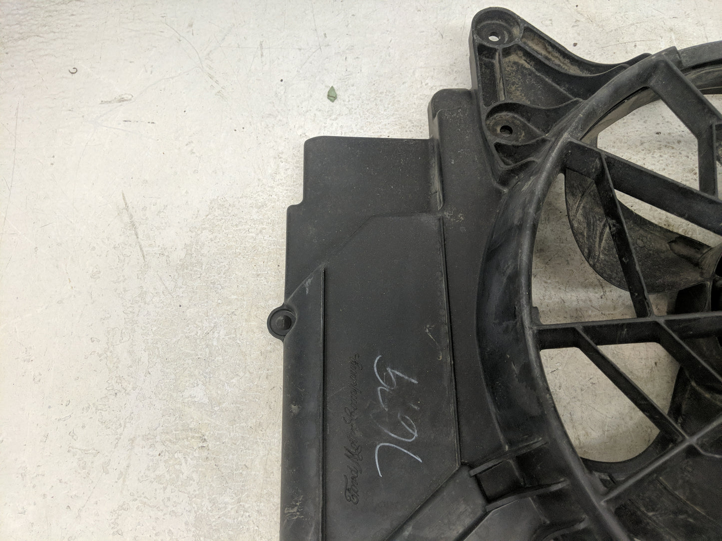 2001-2004 Ford Escape Electric Radiator Cooling Fan Motor Assembly - Oemusedautoparts1.com