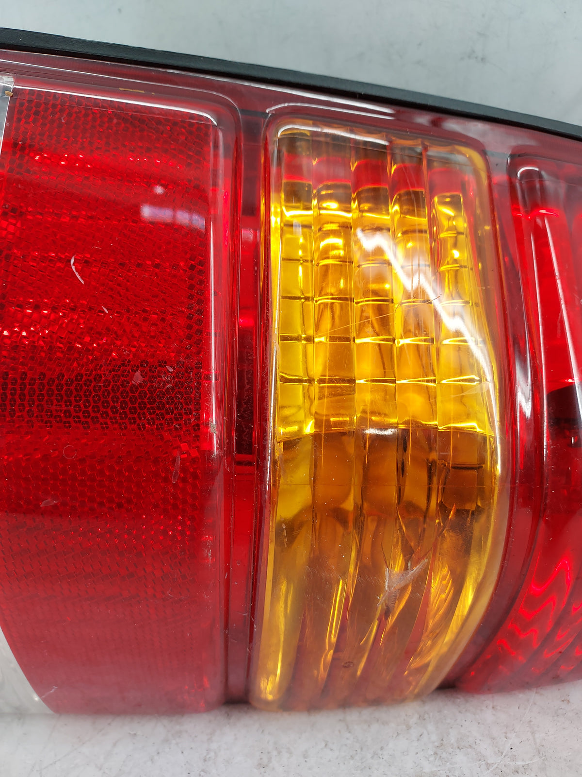 2001-2007 Ford Escape Tail Light Assembly Driver Left OEM P/N:1L84-13B505-D Fits Fits 2001 2002 2003 2004 2005 2006 2007 OEM