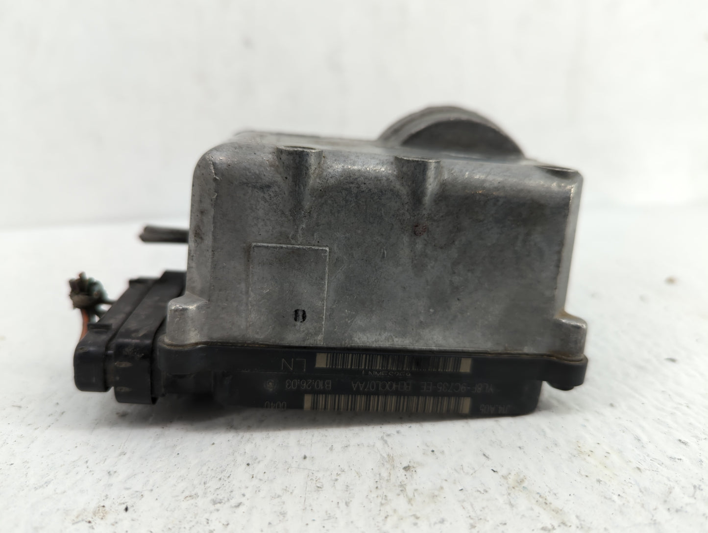2004 Ford Escape Left Radiator Fan Motor Assembly - Oemusedautoparts1.com