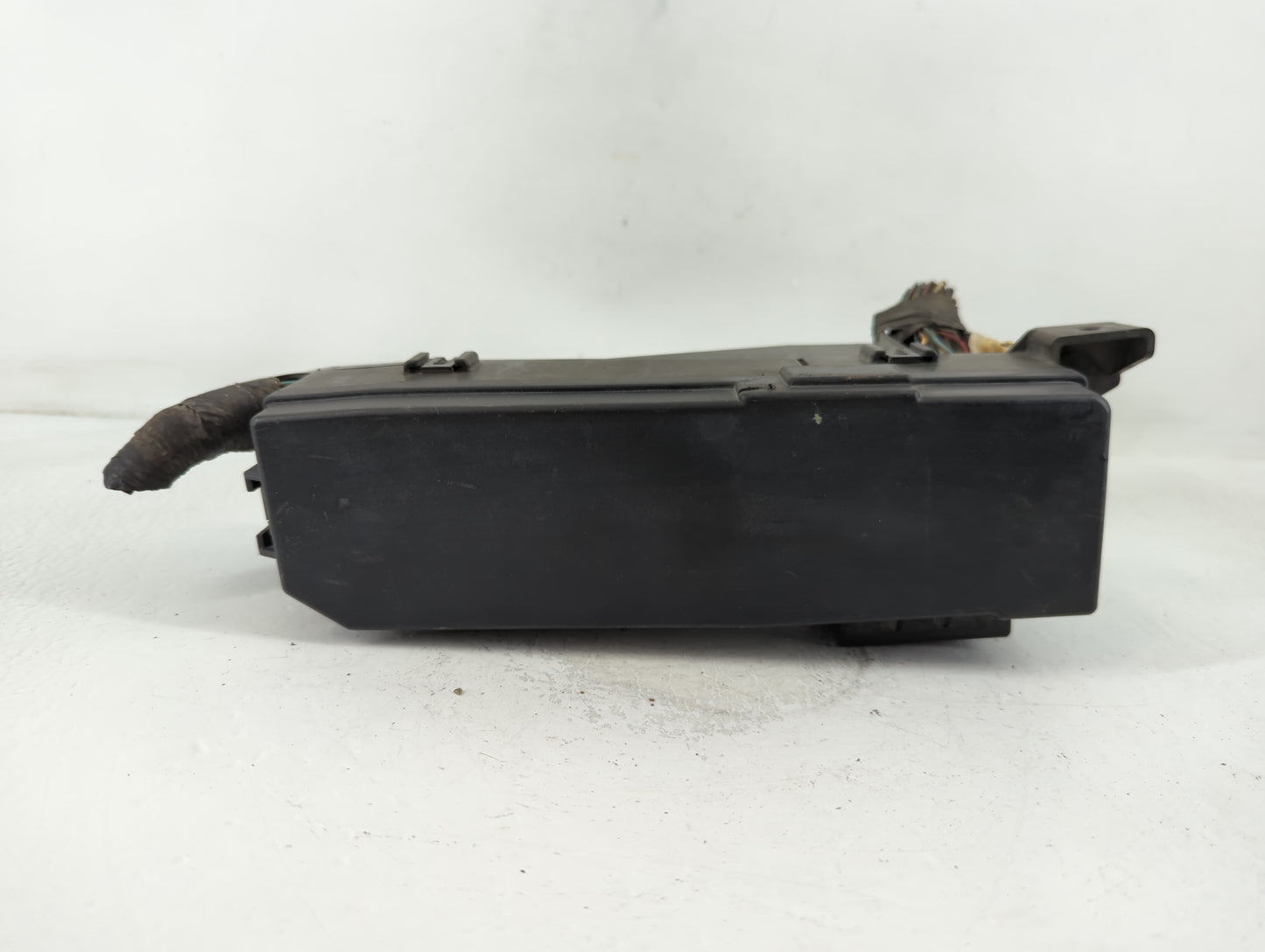 2001-2004 Ford Escape Fusebox Fuse Box Panel Relay Module P/N:PBT+RUBBER A1 90293 Fits Fits 2001 2002 2003 2004 OEM Used Aut