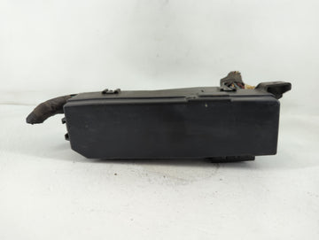 2001-2004 Ford Escape Fusebox Fuse Box Panel Relay Module P/N:PBT+RUBBER A1 90293 Fits Fits 2001 2002 2003 2004 OEM Used Aut