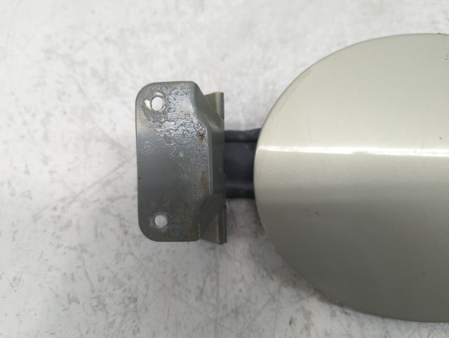 2004 Ford Escape Fuel Tank Door Lid Gas Tank - Oemusedautoparts1.com