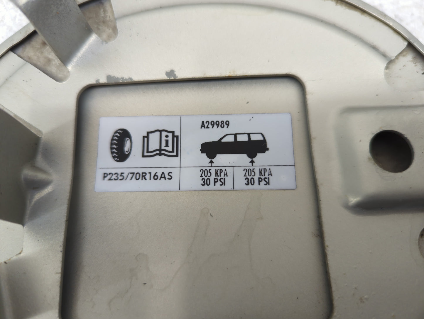 2004 Ford Escape Fuel Tank Door Lid Gas Tank - Oemusedautoparts1.com