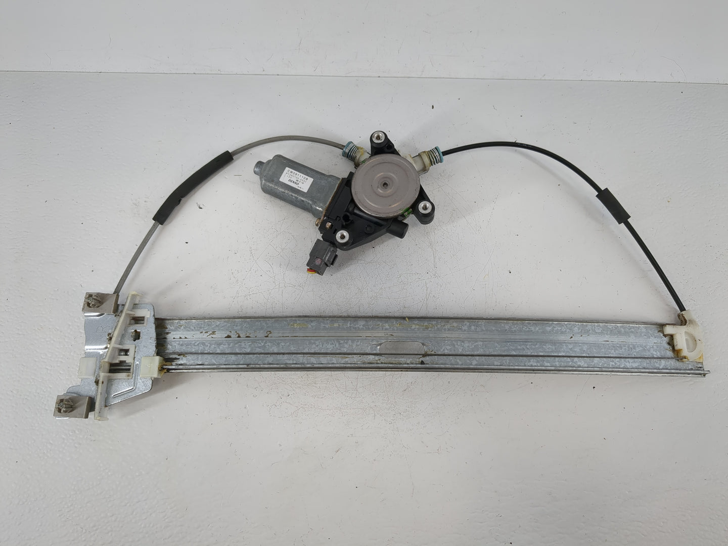 2001-2007 Ford Escape Passenger Rear Right Power Window Motor - Oemusedautoparts1.com