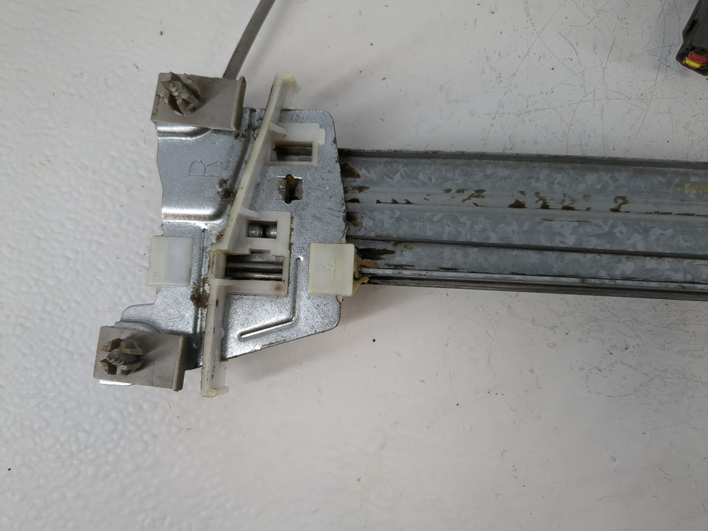 2001-2007 Ford Escape Passenger Rear Right Power Window Motor - Oemusedautoparts1.com