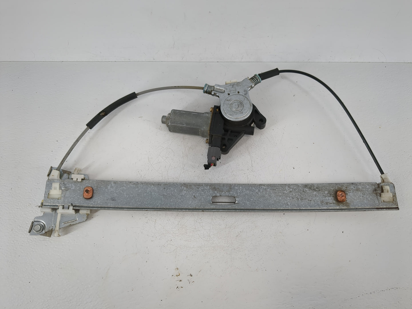 2001-2007 Ford Escape Driver Front Left Power Window Motor - Oemusedautoparts1.com