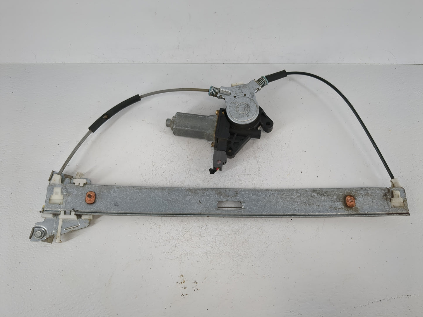 2001-2007 Ford Escape Driver Front Left Power Window Motor - Oemusedautoparts1.com
