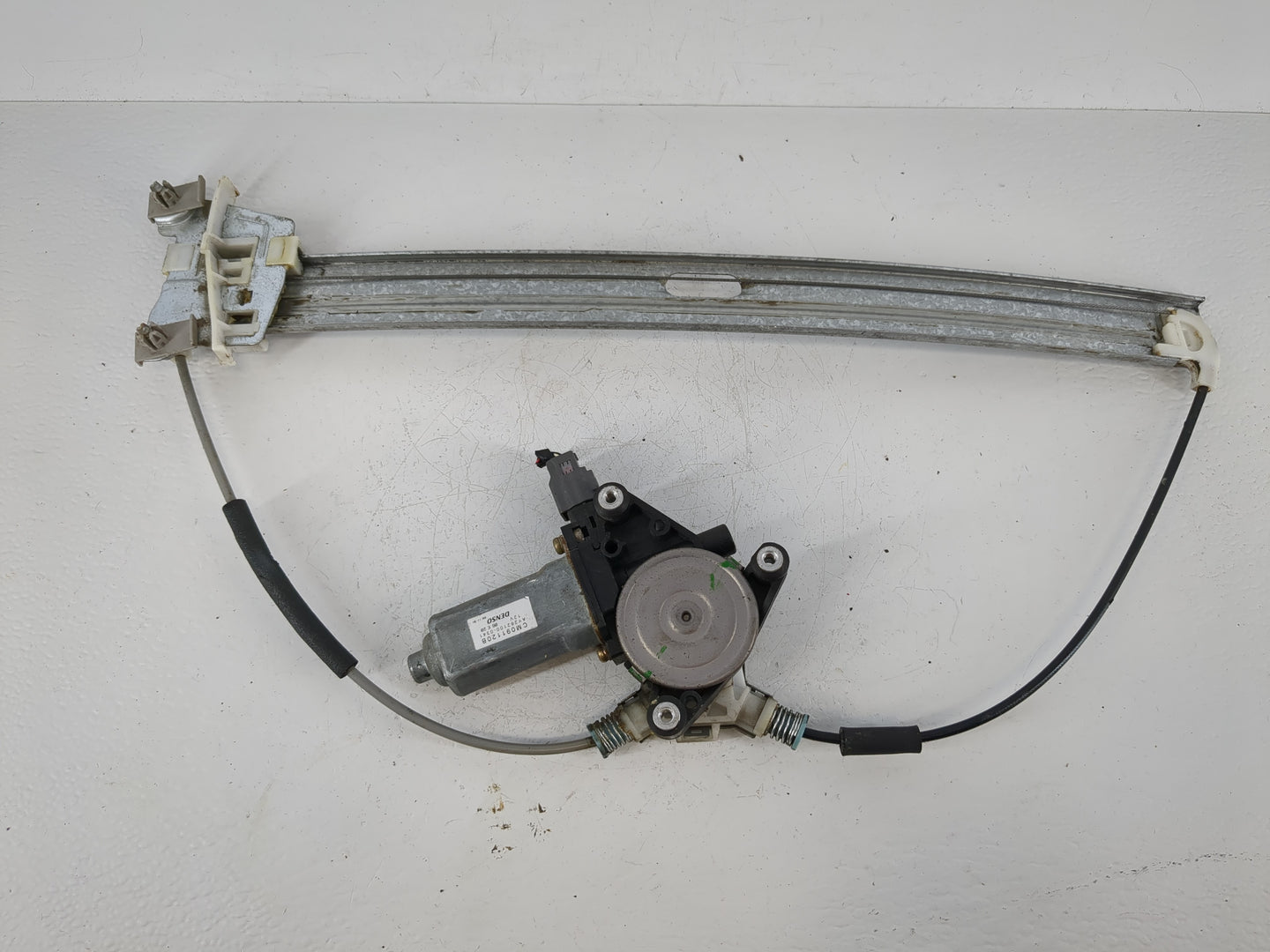 2001-2007 Ford Escape Driver Front Left Power Window Motor - Oemusedautoparts1.com