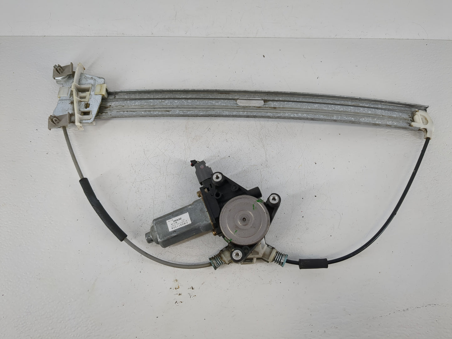 2001-2007 Ford Escape Driver Front Left Power Window Motor - Oemusedautoparts1.com