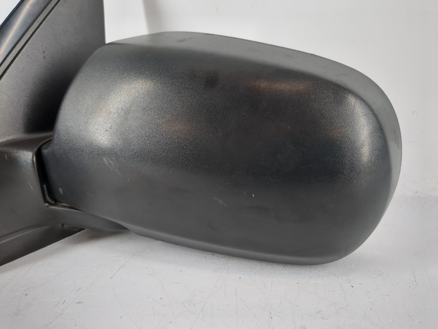 2001-2007 Ford Escape Driver Left Side View Manual Door Mirror Black - Oemusedautoparts1.com