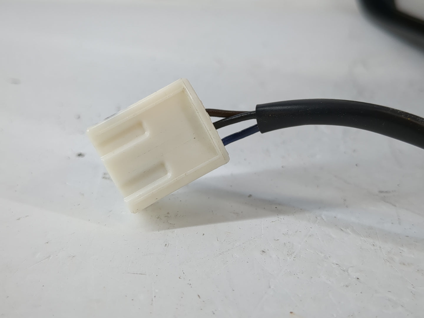 2001-2007 Ford Escape Driver Left Side View Manual Door Mirror Black - Oemusedautoparts1.com