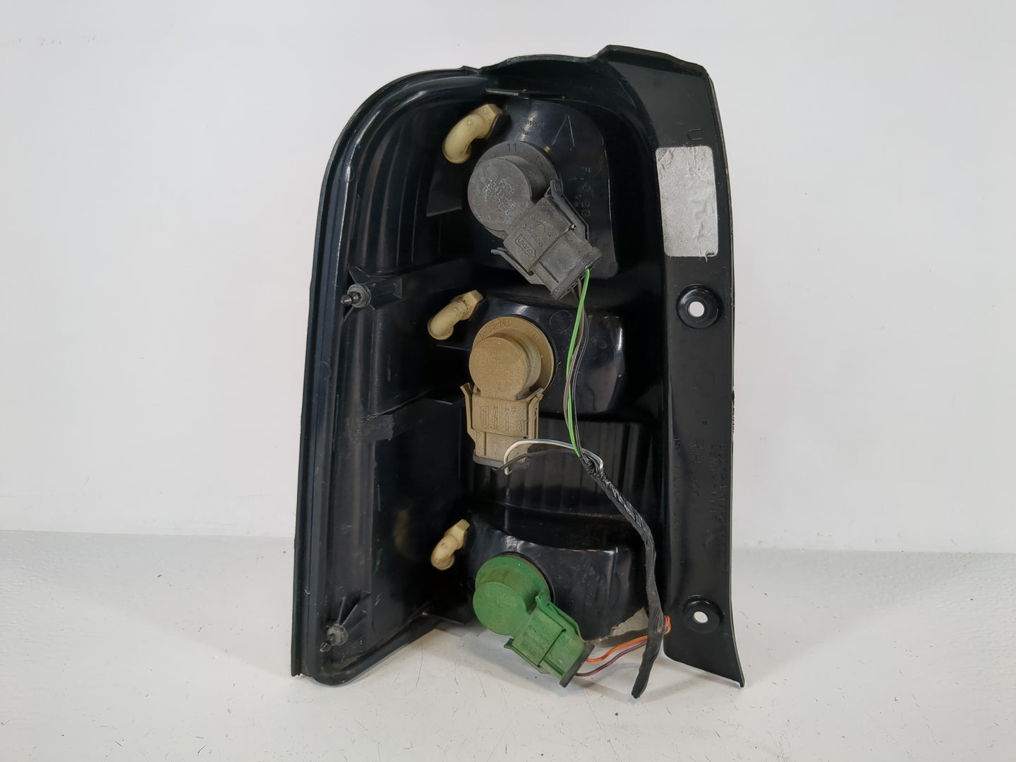 2001 Escape Passenger Right Side Tail Light Taillight Deck Lid Mounted - Oemusedautoparts1.com
