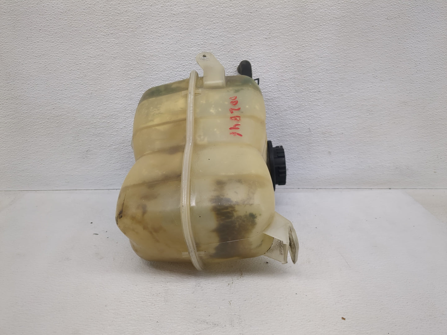 2003 Ford Expedition Radiator Coolant Overflow Expansion Tank Bottle 1192440 - Oemusedautoparts1.com