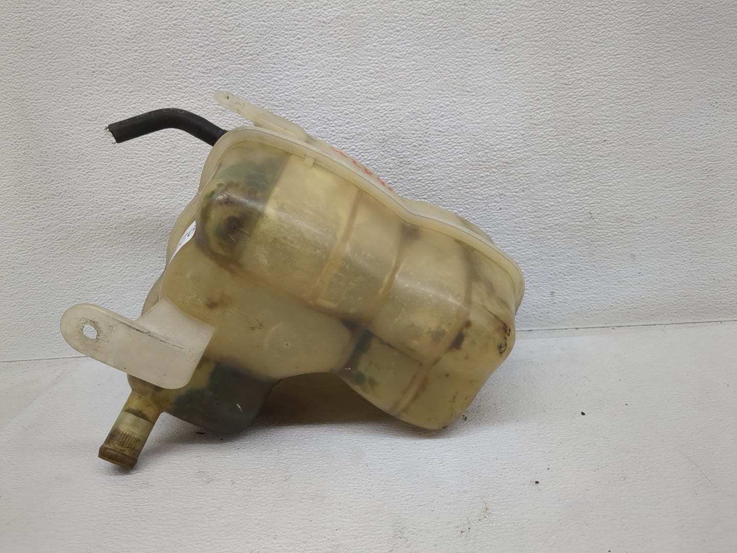 2003 Ford Expedition Radiator Coolant Overflow Expansion Tank Bottle 1192440 - Oemusedautoparts1.com
