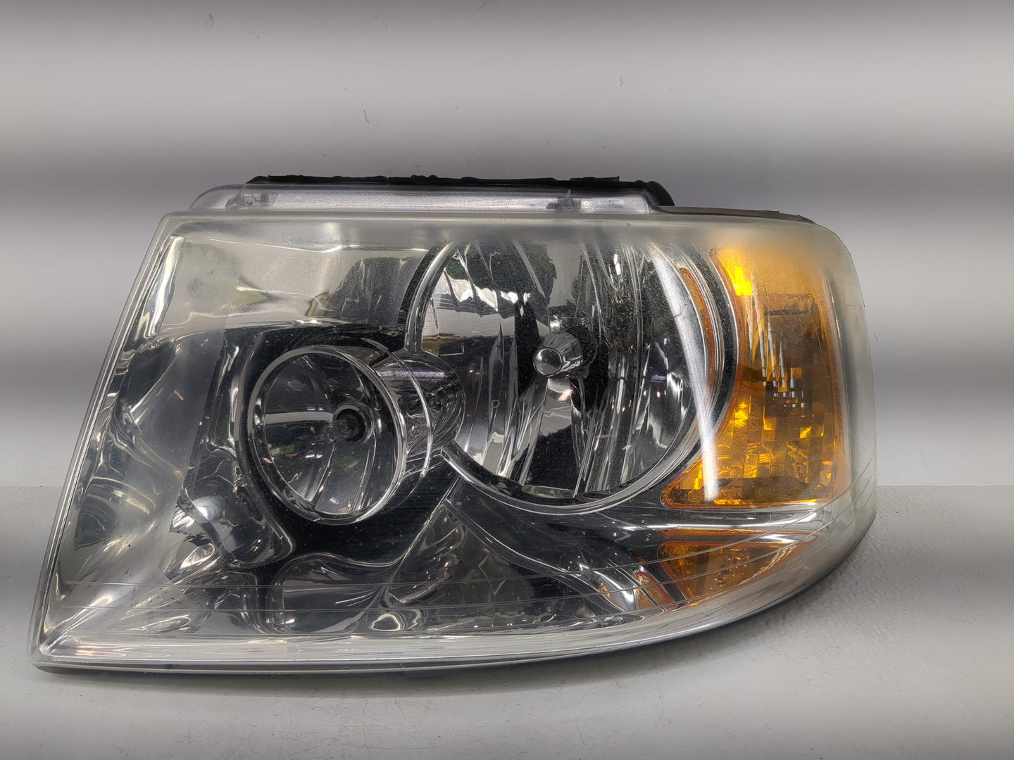 2004 Ford Expedition Driver Left Oem Head Light Headlight Lamp - Oemusedautoparts1.com