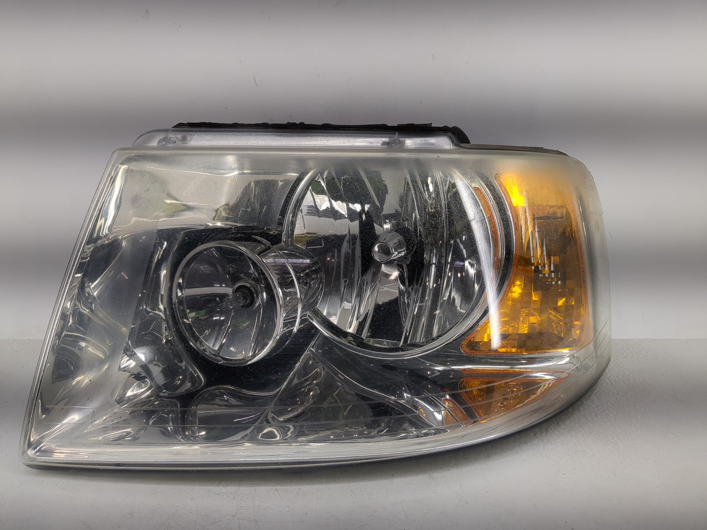 2004 Ford Expedition Driver Left Oem Head Light Headlight Lamp - Oemusedautoparts1.com