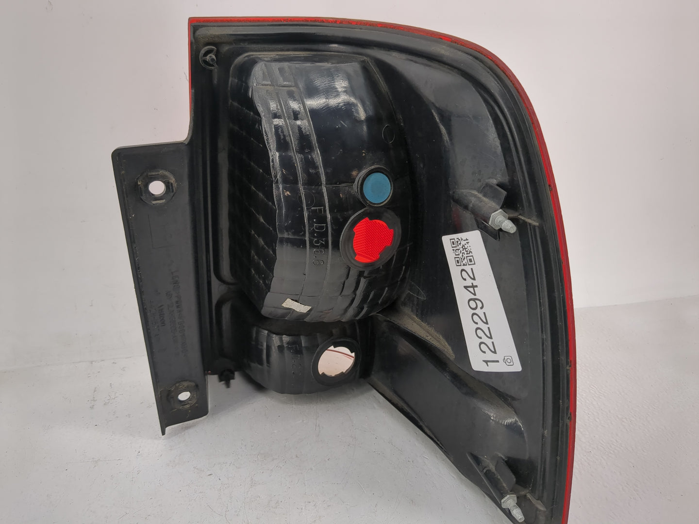 2004 Ford Expedition Tail Light Assembly Driver Left OEM P/N:2L1X-13B504-A Fits OEM Used Auto Parts - Oemusedautoparts1.com