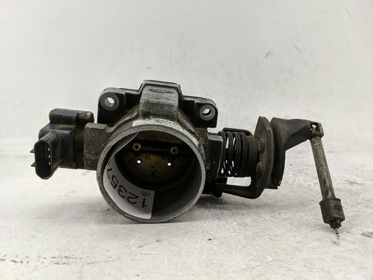 2004 Ford Expedition Throttle Body P/N:F4SF 9B989 Fits Fits 2000 2001 2002 2003 OEM Used Auto Parts - Oemusedautoparts1.com