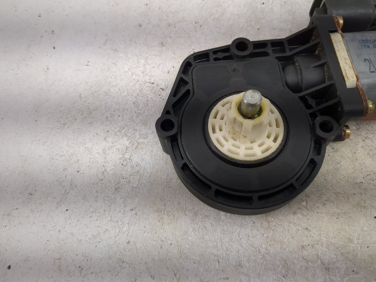 2003-2006 Ford Expedition Passenger Rear Right Power Window Motor 1501910 - Oemusedautoparts1.com