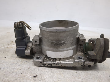 2004 Ford Expedition Throttle Body P/N:XL3U-9E928-CA XL3U-9E928-CB Fits Fits 2000 2001 2002 2003 OEM Used Auto Parts - Oemus