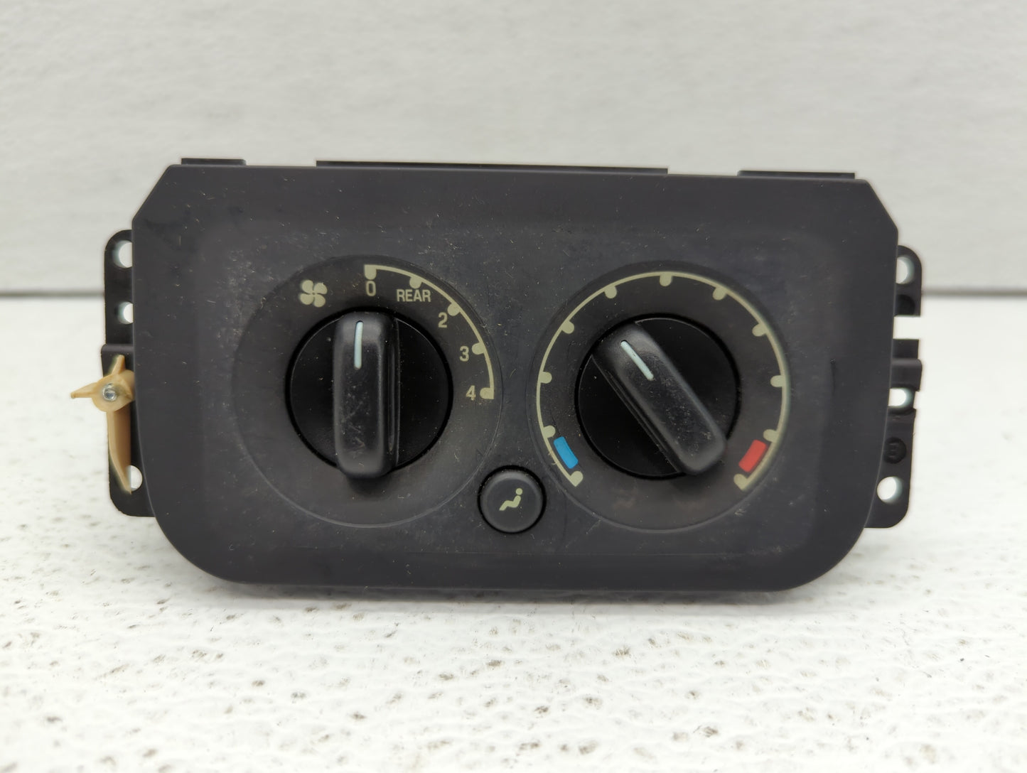 2004 Ford Expedition Climate Control Module Temperature AC/Heater Replacement P/N:2L1H-19D838-AE 459975011 Fits OEM Used Aut