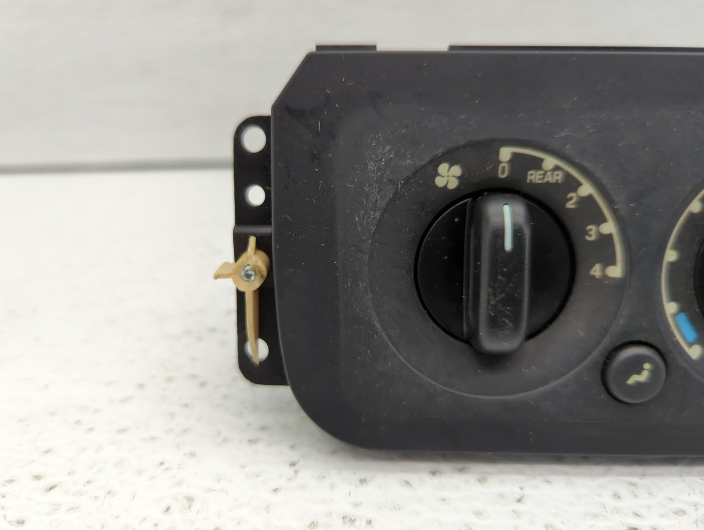 2004 Ford Expedition Climate Control Module Temperature AC/Heater Replacement P/N:2L1H-19D838-AE 459975011 Fits OEM Used Aut