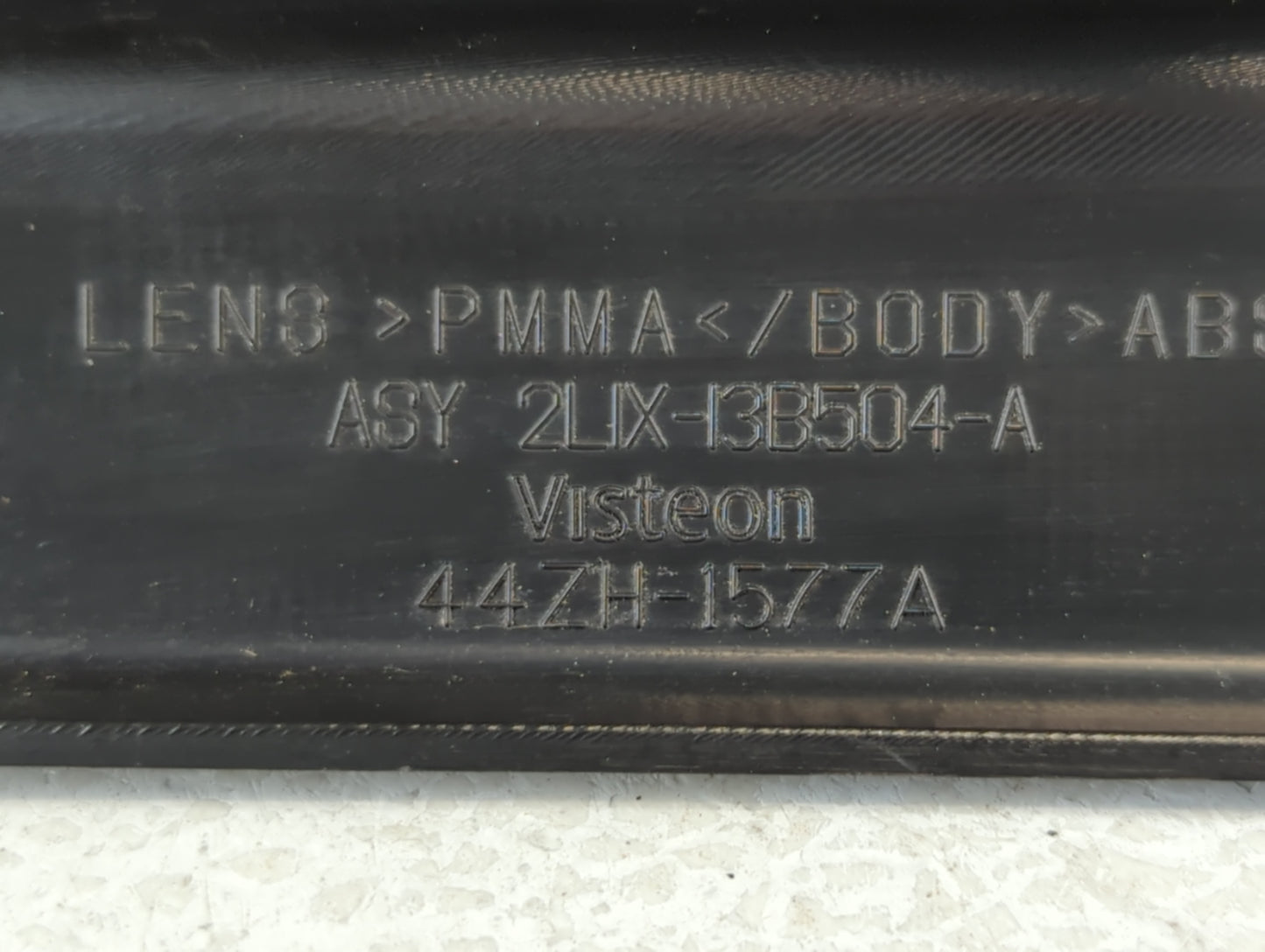 2003-2006 Ford Expedition Tail Light Assembly Passenger Right OEM P/N:2L1X-13B504-A Fits Fits 2003 2004 2005 2006 OEM Used A