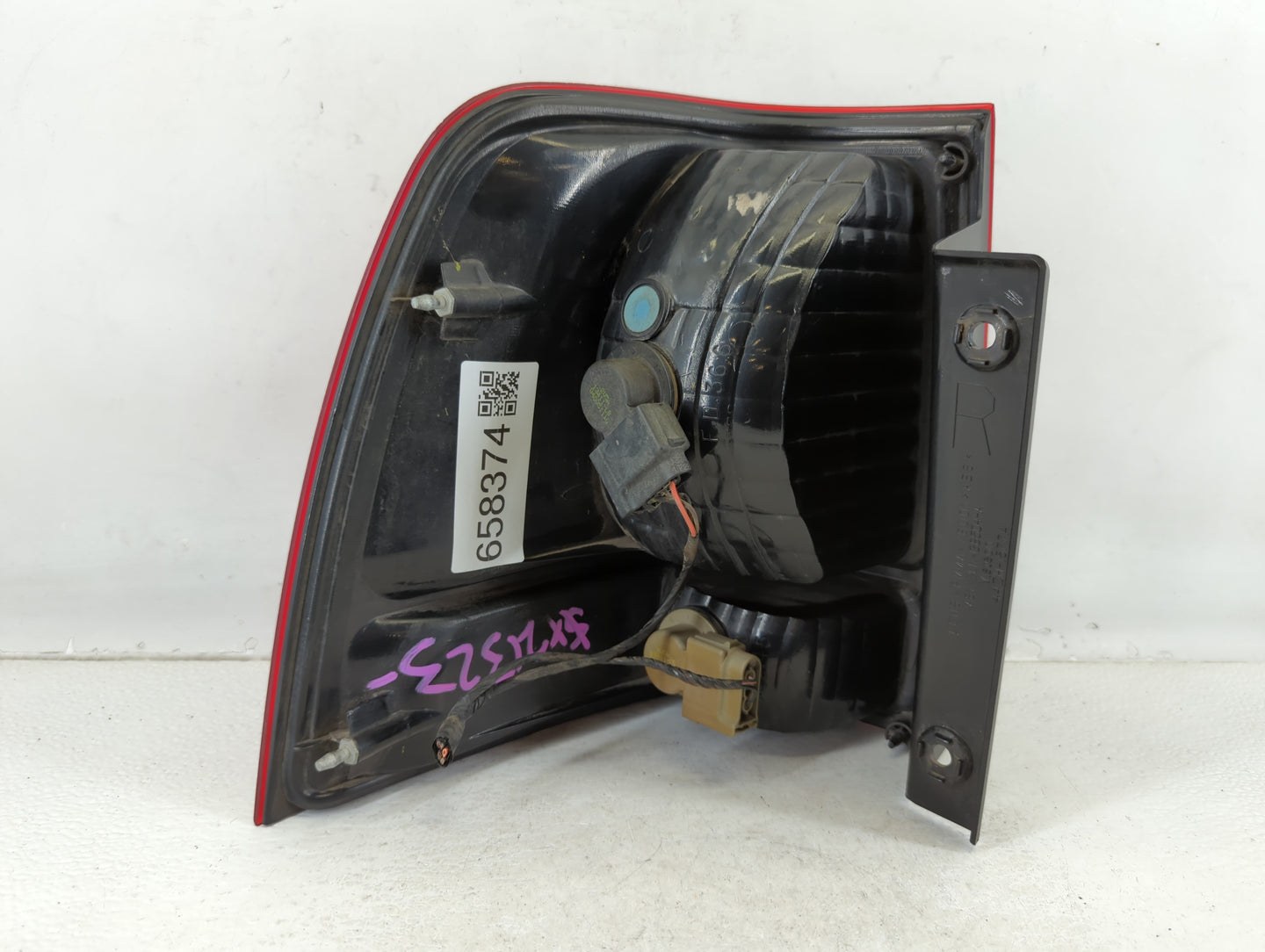 2003-2006 Ford Expedition Tail Light Assembly Passenger Right OEM P/N:2L1X-13B504-A Fits Fits 2003 2004 2005 2006 OEM Used A