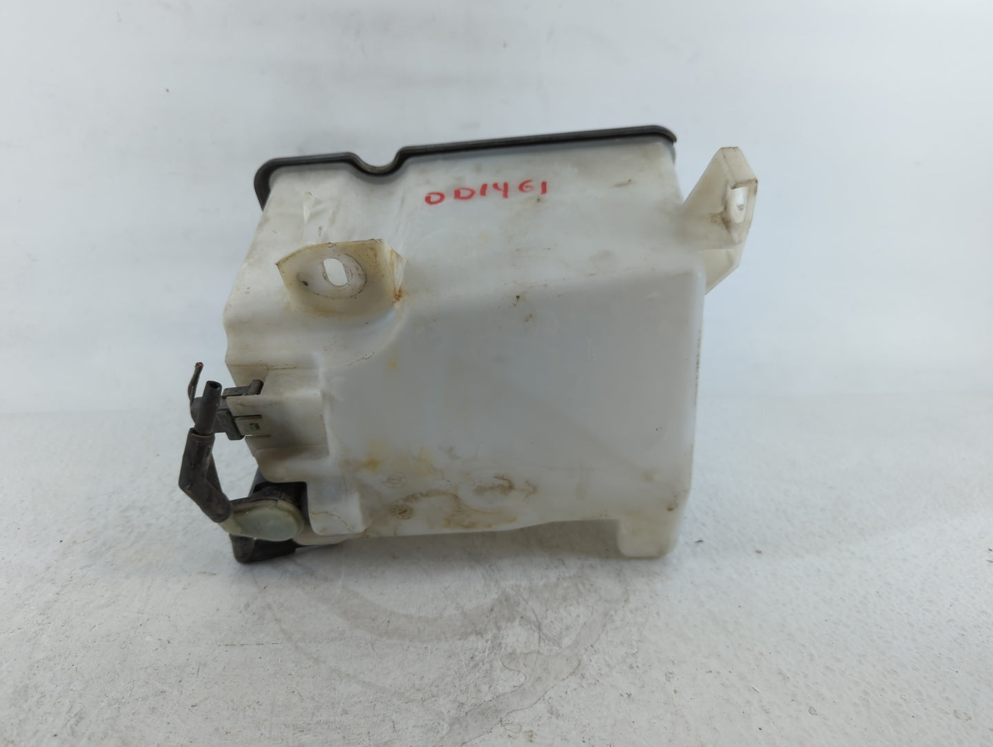2004 Ford Expedition Windshield Washer Fluid Reservoir Bottle Oem - Oemusedautoparts1.com