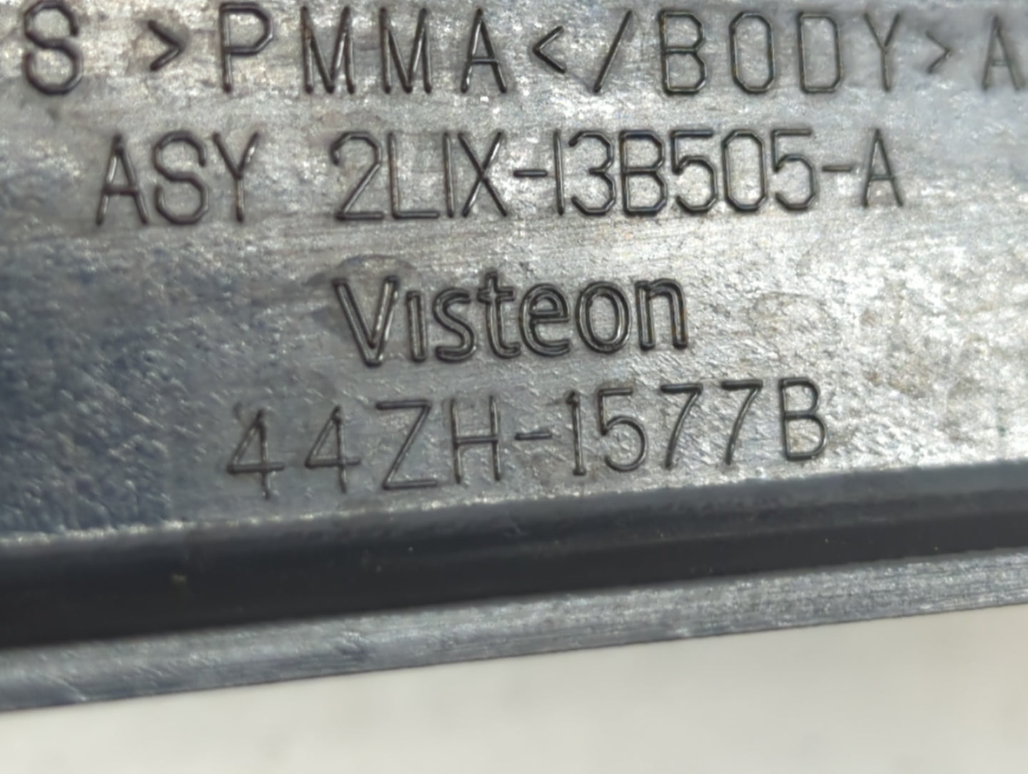 2004 Ford Expedition Tail Light Assembly Driver Left OEM P/N:44ZH-1577B Fits OEM Used Auto Parts - Oemusedautoparts1.com