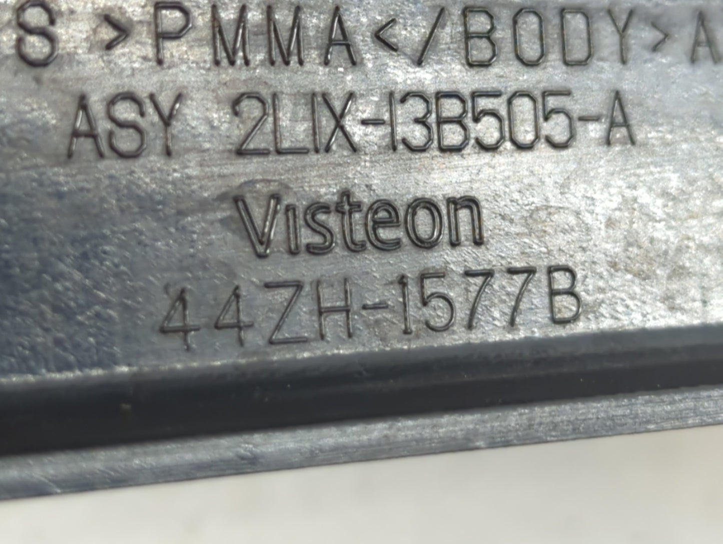 2004 Ford Expedition Tail Light Assembly Driver Left OEM P/N:44ZH-1577B Fits OEM Used Auto Parts - Oemusedautoparts1.com