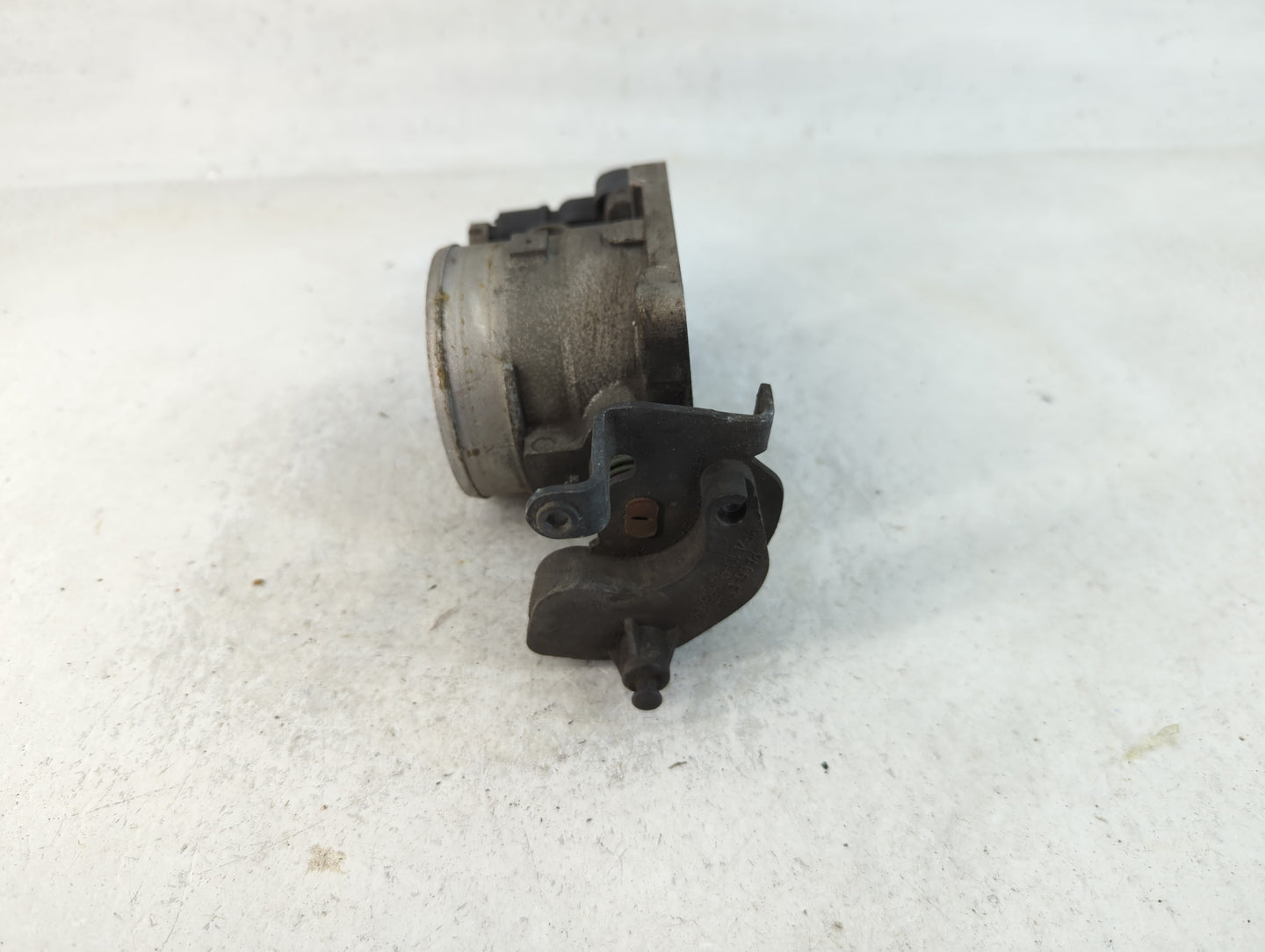 2004 Ford Expedition Throttle Body P/N:032102 3 2L1U-CA Fits Fits 2000 2001 2002 2003 OEM Used Auto Parts - Oemusedautoparts