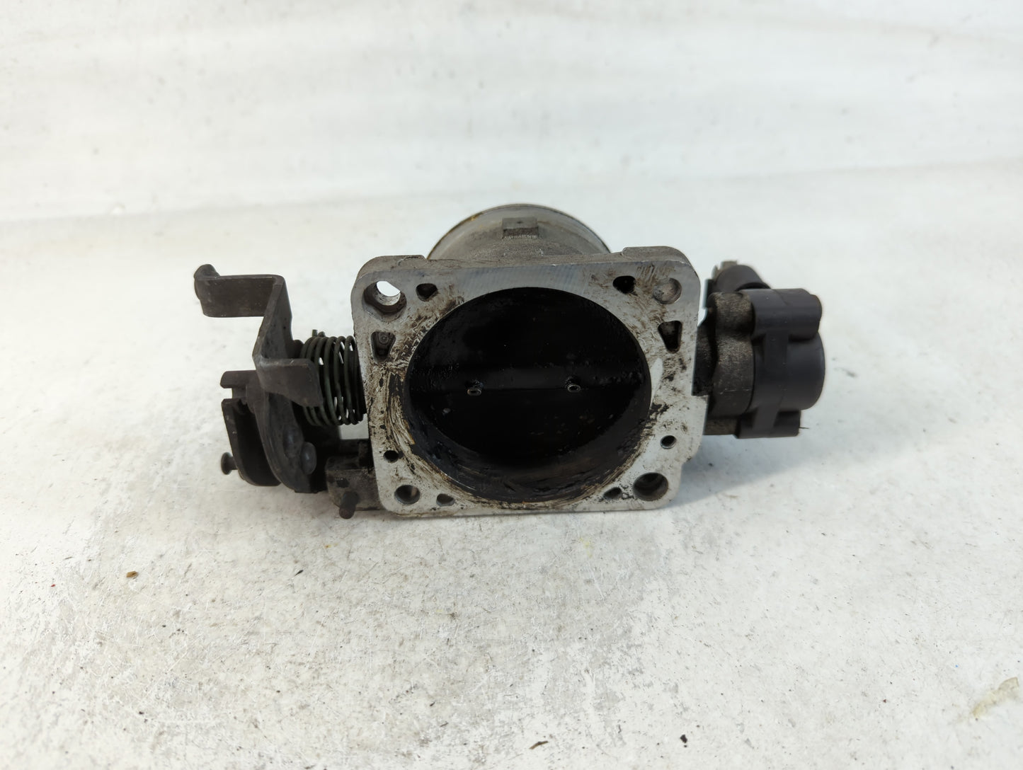 2004 Ford Expedition Throttle Body P/N:032102 3 2L1U-CA Fits Fits 2000 2001 2002 2003 OEM Used Auto Parts - Oemusedautoparts