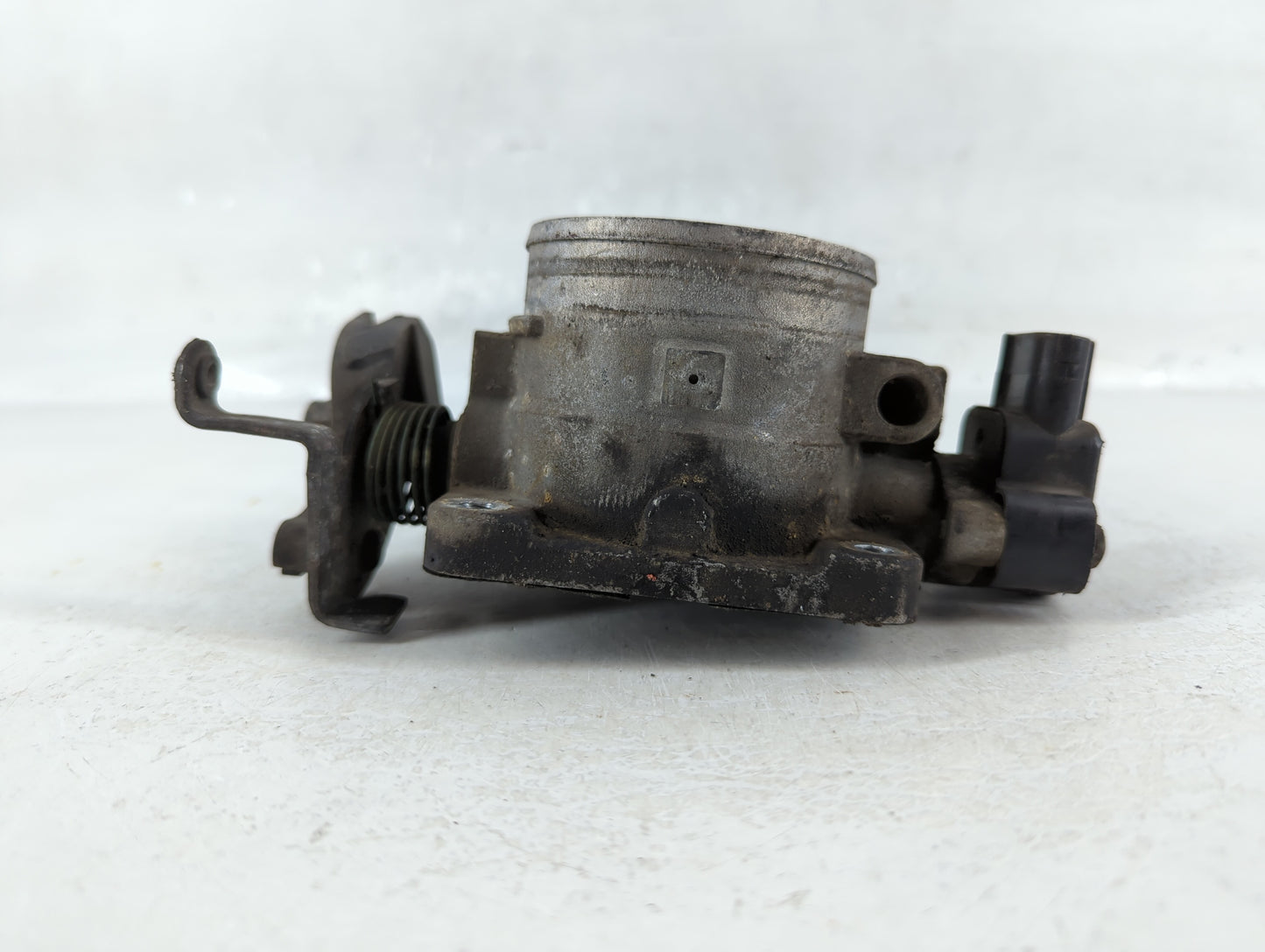 2004 Ford Expedition Throttle Body Fits Fits 2000 2001 2002 2003 OEM Used Auto Parts - Oemusedautoparts1.com