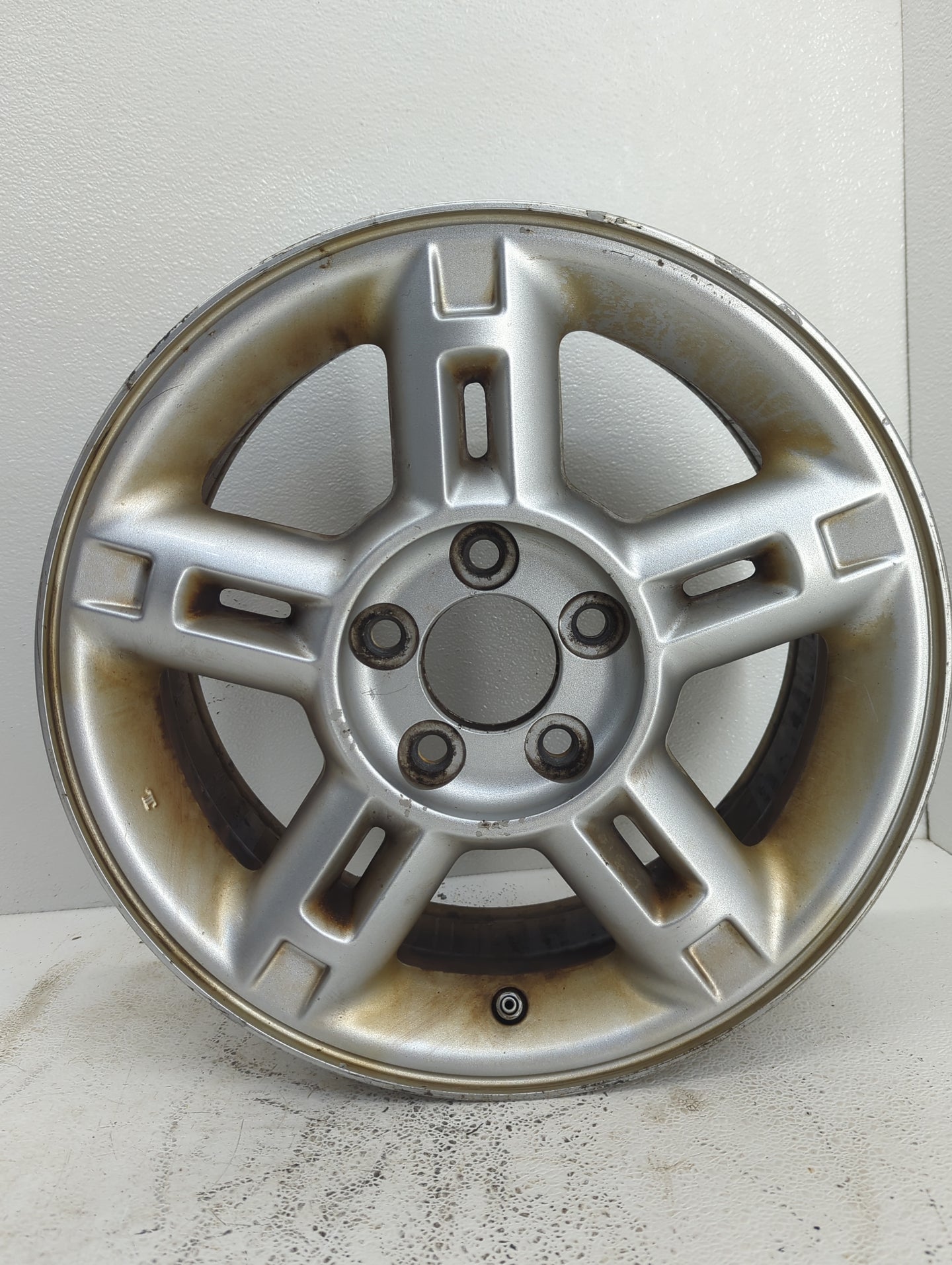 2004-2005 Ford Explorer Oem Wheel Rim 1088438 - Oemusedautoparts1.com