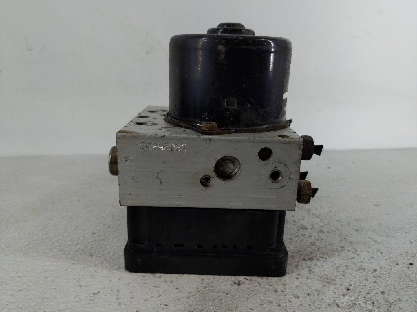2004 Ford Explorer ABS Pump Control Module Replacement P/N:4L2T-2C219-AD Fits OEM Used Auto Parts - Oemusedautoparts1.com